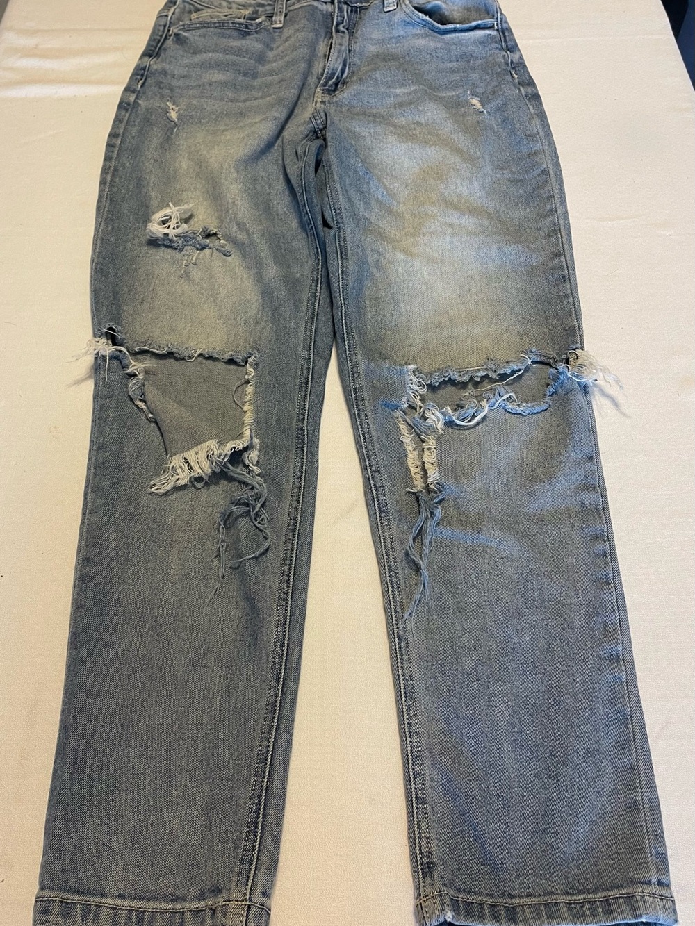 Relaxed Distressed Women’s Jeans in Light Blue